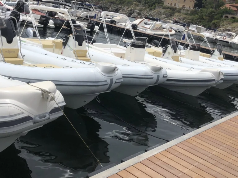 Alquiler de barcos Isla Favignana barato de Wave 20