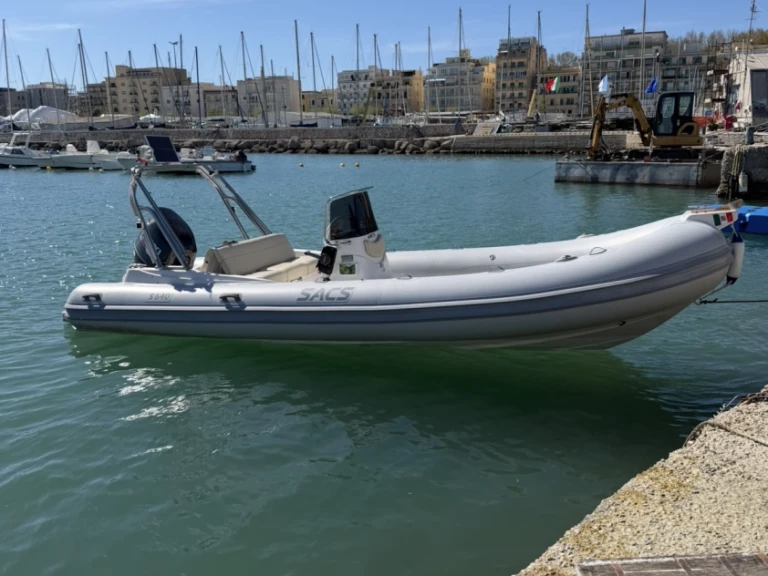 Alquiler de embarcaciones Sacs Sacs S 640 enAnzio en Samboat