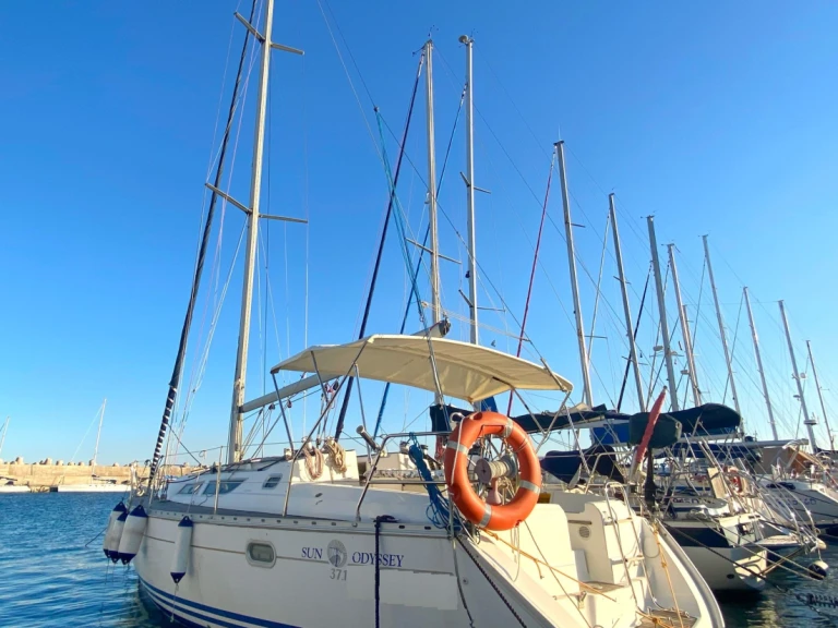 Alquiler Velero Jeanneau con o sin  título de navegación