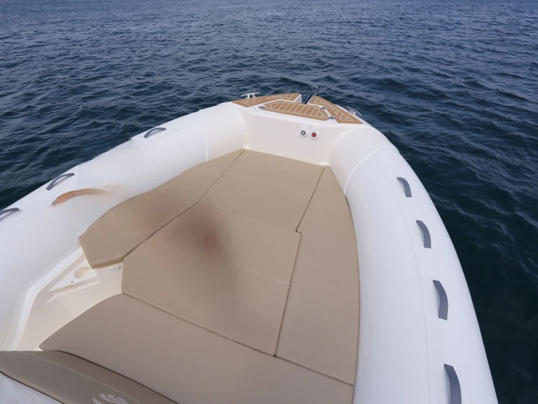 Alquiler de barcos Hyères barato de capelli 800 sun