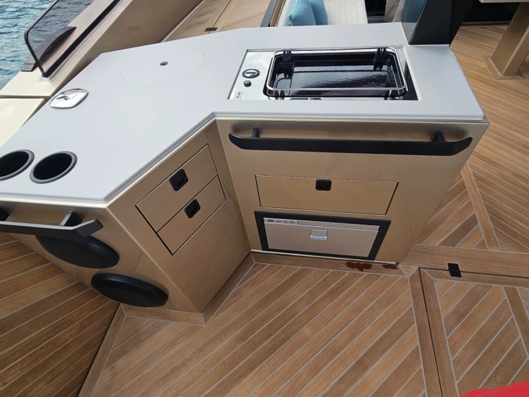 Alquiler de Alium 42 T Top en Cannes