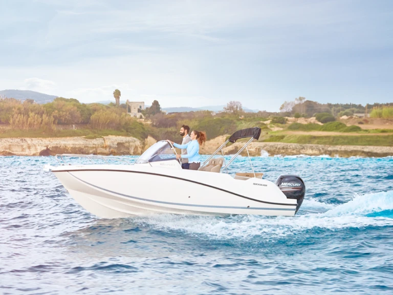 Alquiler de Quicksilver Activ 605 Sundeck en Llançà