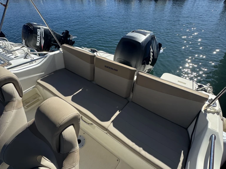 Alquiler de Quicksilver Quicksilver 675 Open Activ en Six-Fours-les-Plages