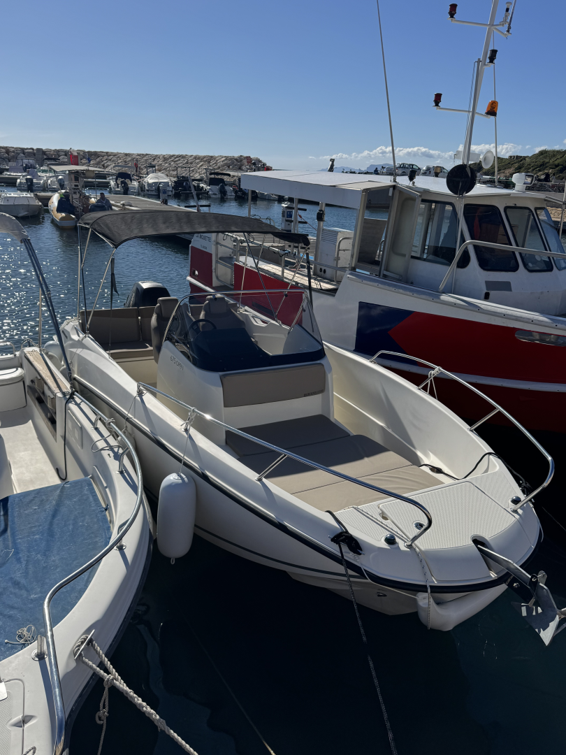 Alquiler de barcos Six-Fours-les-Plages barato de Quicksilver 675 Open Activ