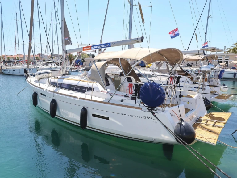 Velero para alquilar Biograd na Moru al mejor precio