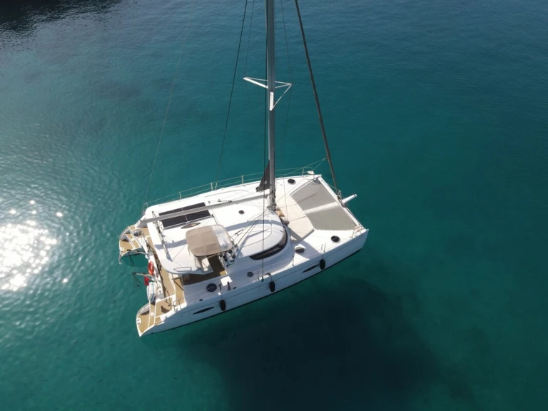 Alquiler Catamarán Fountaine Pajot con o sin  título de navegación