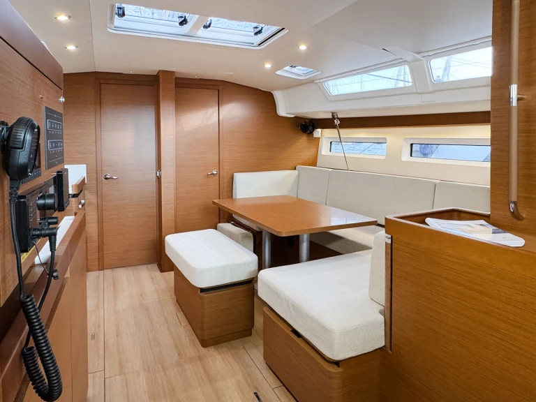 Jeanneau Sun Odyssey 490 de alquiler a Puntone