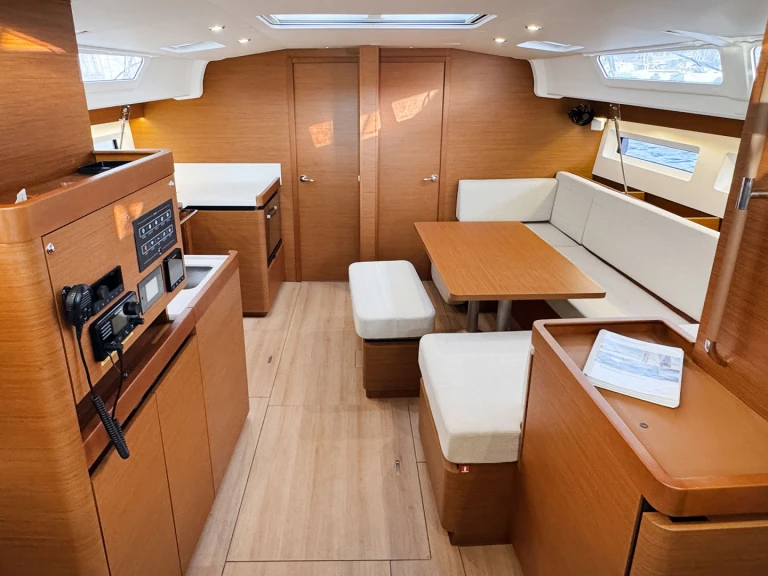 Alquiler de Jeanneau Sun Odyssey 490 en Puntone