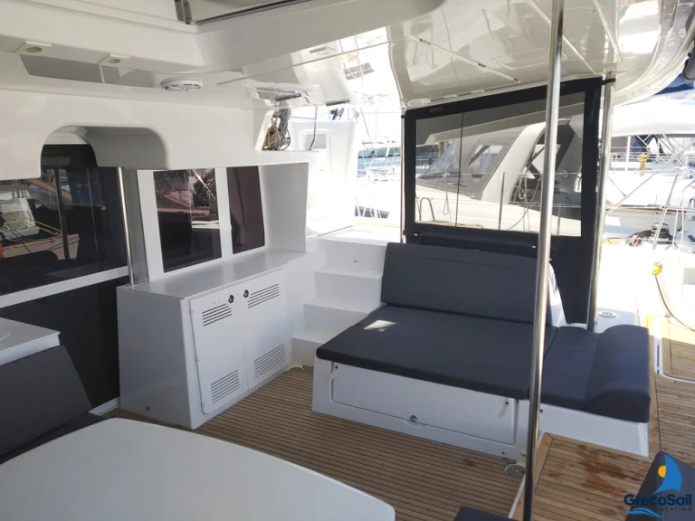 Alquiler de Catamarán, con o sin patrón Lagoon Paros (Isla)