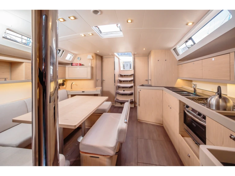 Alquiler de Bénéteau Oceanis 45 en Villa San Giovanni