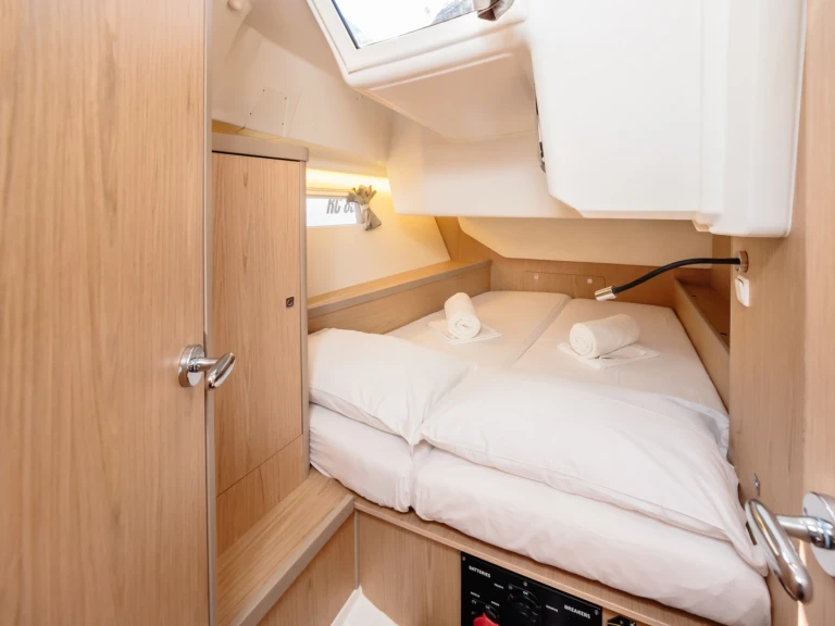 Alquiler de barcos Villa San Giovanni barato de Oceanis 45