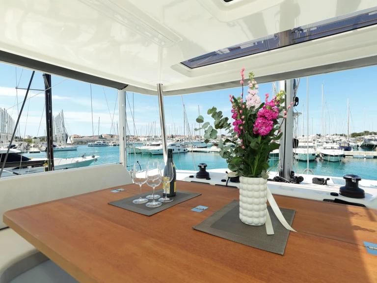 Alquiler de embarcaciones Lagoon Lagoon 55_5 Cabins enSplit en Samboat