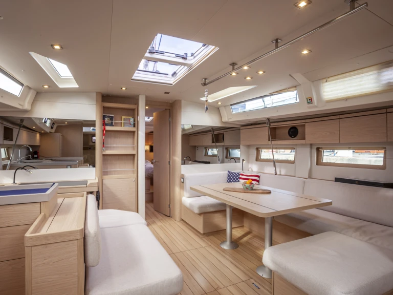 Alquiler de embarcaciones Bénéteau Oceanis 51.1 enÁlimos en Samboat
