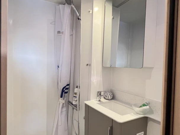 Alquiler Catamarán Fountaine Pajot con o sin  título de navegación