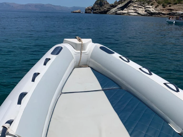 Altamarea Wave 19 de alquiler a Castellammare del Golfo