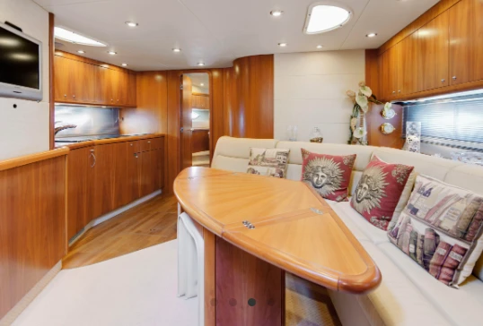 Alquiler Lancha Sunseeker con o sin  título de navegación