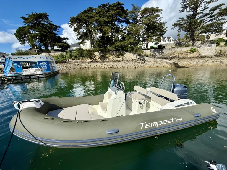 Alquiler de Capelli Tempest 570 en Combrit