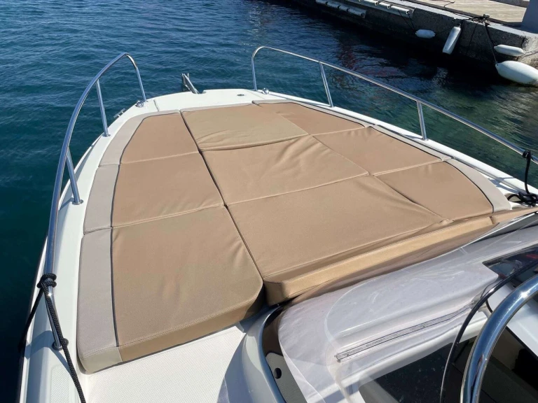 Alquiler de Quicksilver Activ 755 Sundeck en Marina (Ciudad)