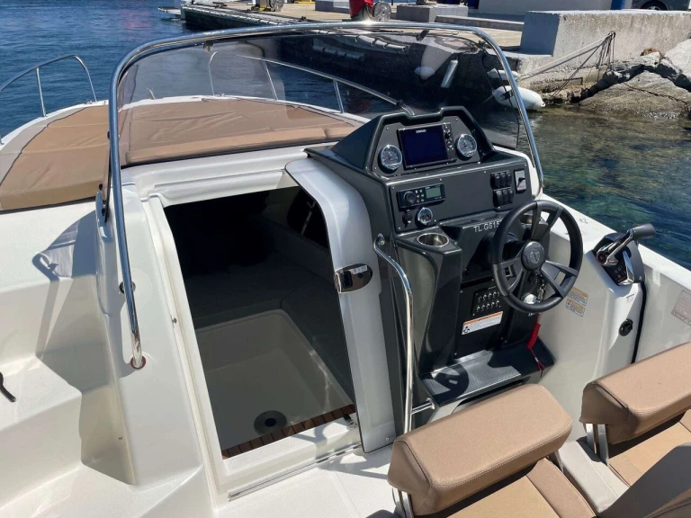 Alquiler Lancha en Marina (Ciudad) - Quicksilver Activ 755 Sundeck