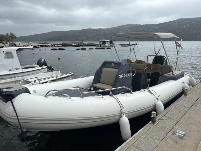 Alquiler de barcos Trogir barato de Medline 7.5