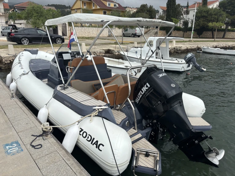 Alquiler Neumática en Trogir - Zodiac Medline 7.5