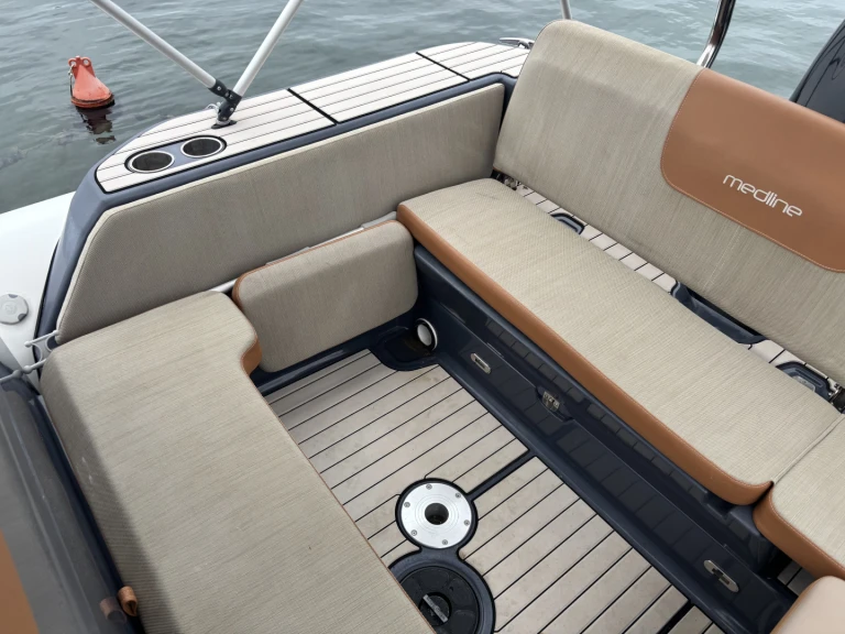 Zodiac Medline 7.5 de alquiler a Trogir