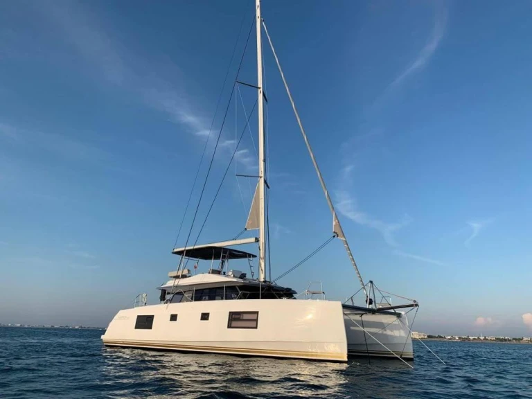 Nautitech Nautitech 46 de alquiler a Chersonisos