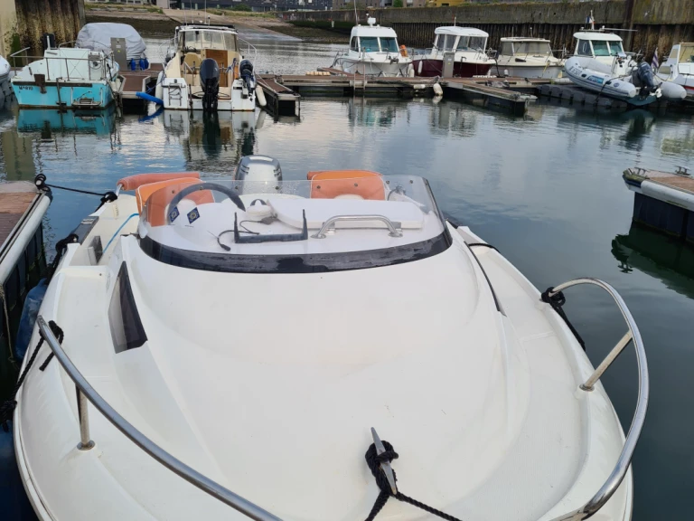 Alquiler de barcos Dunkerque barato de Quicksilver 470 Cruiser