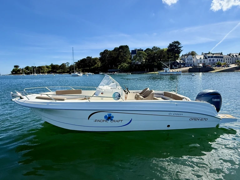 Alquiler de Pacific Craft Pacific Craft 670 Open en Combrit