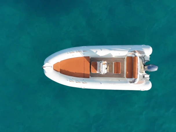 Ribmarine 585 de alquiler a Porto Rotondo