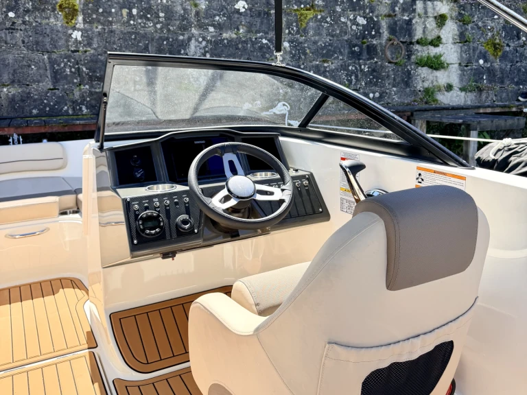Alquiler Lancha Bayliner con o sin  título de navegación