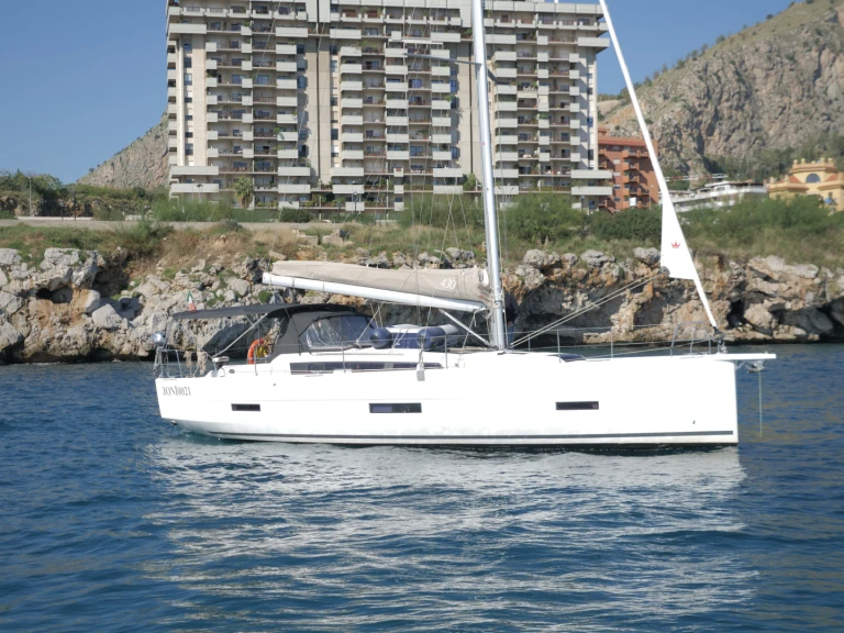 Alquiler Velero Dufour con o sin  título de navegación