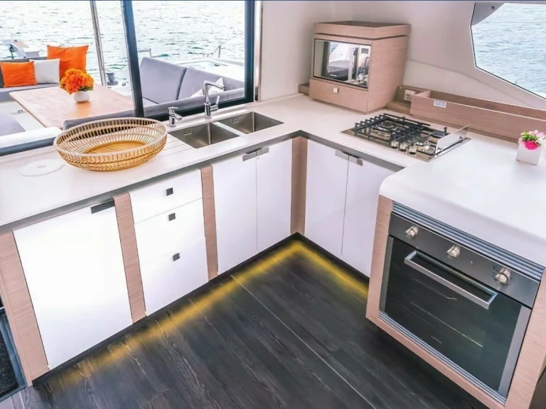 Alquiler de Catamarán, con o sin patrón Fountaine Pajot Le Marin