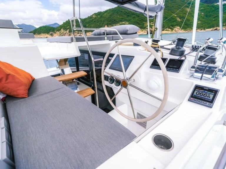 Alquiler de Catamarán, con o sin patrón Fountaine Pajot Le Marin