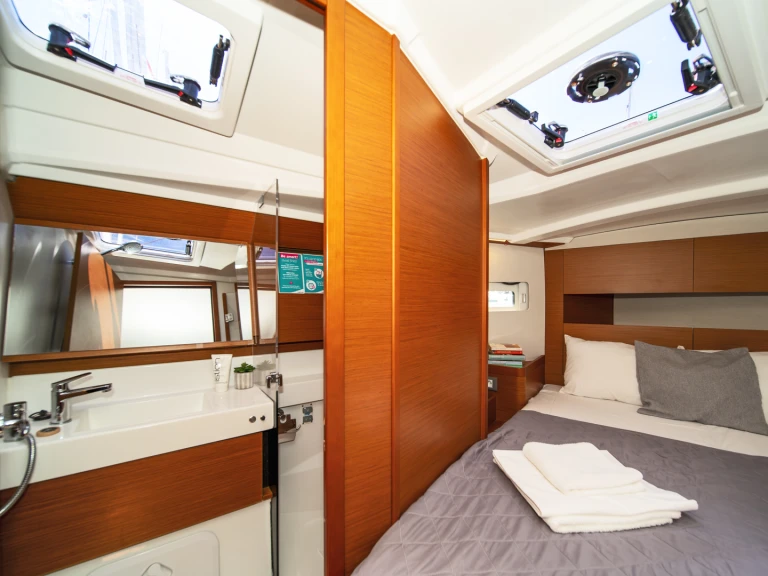 Alquiler de embarcaciones Jeanneau Sun Odyssey 410 enLefkáda en Samboat