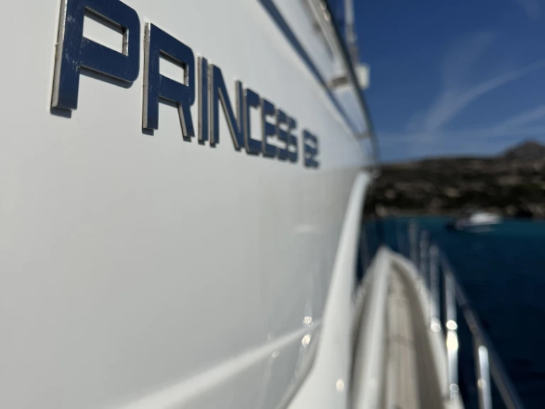 Alquiler de embarcaciones Princess Princess 62 Fly enPortisco en Samboat