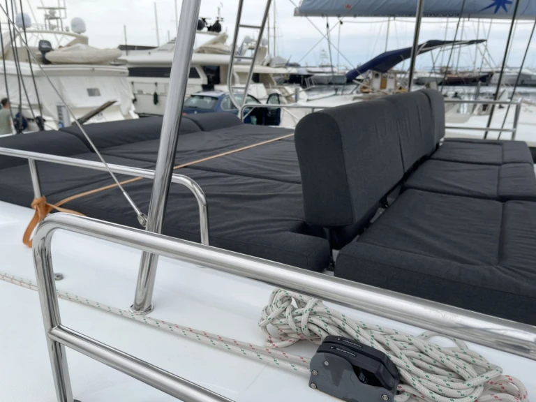 Alquiler de Lagoon Lagoon 50 en Álimos