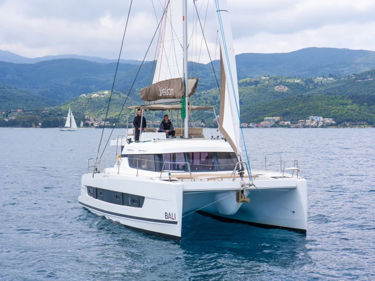 Alquiler Catamarán Bali con o sin  título de navegación