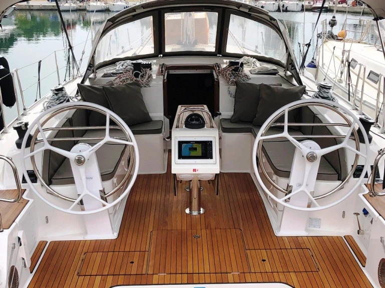 Alquiler de embarcaciones Bavaria Cruiser 46 enCos en Samboat
