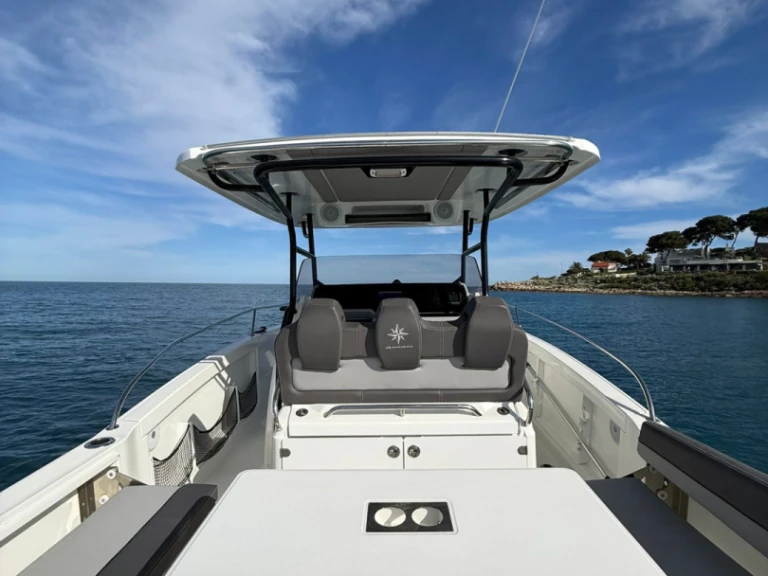 Jeanneau Cap Camarat 9.0 CC de alquiler a Antibes