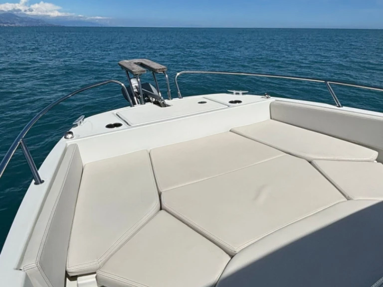 Alquiler de barcos Antibes barato de Flyer 7 SPACEdeck