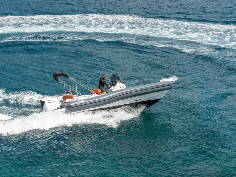 Alquiler de embarcaciones Marlin Boat 790 Pro Dynamic enTrogir en Samboat