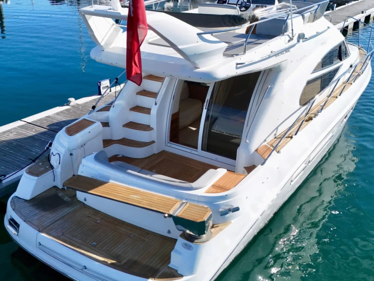 Alquiler de barcos Antibes barato de F425 