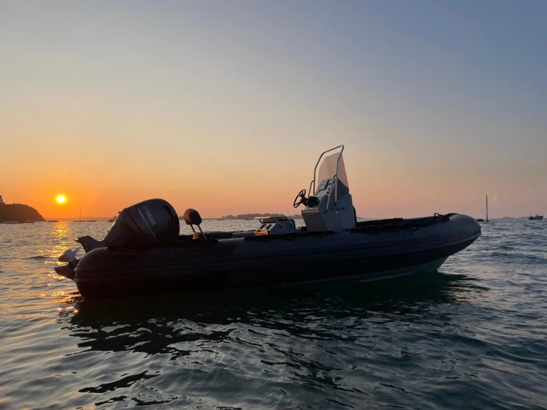 3D Tender 3D Tender 600 Patrol de alquiler a Carantec