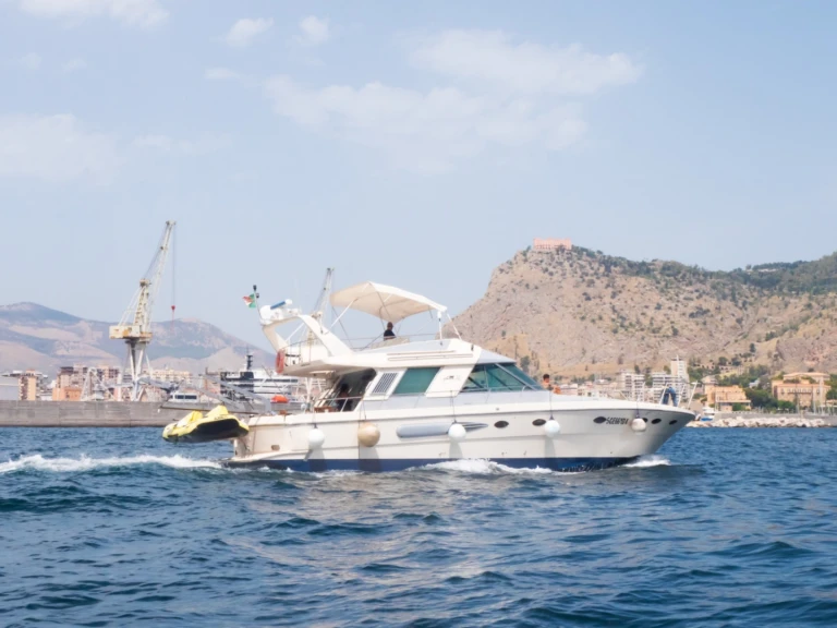 Alquiler de barcos Palermo barato de flybridge