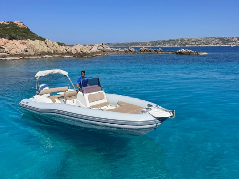 Alquiler de embarcaciones Capelli Tempest 700 Work enPalau en Samboat