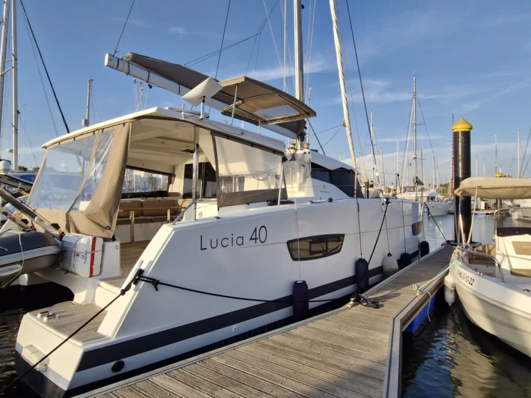 Alquiler de embarcaciones Fountaine Pajot Lucia 40 enRota en Samboat
