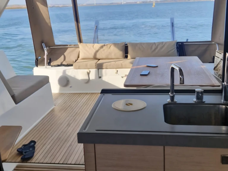 Alquiler Catamarán Fountaine Pajot con o sin  título de navegación