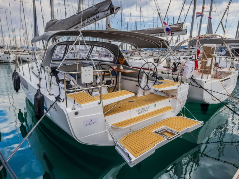 Alquiler de embarcaciones Hanse Hanse 410 enŠibenik en Samboat