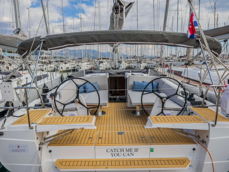 Hanse Hanse 410 de alquiler a Šibenik